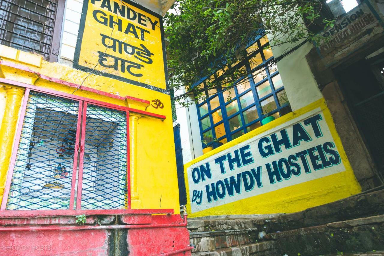 On The Ghat By Howdy Hostels Varanasi Esterno foto